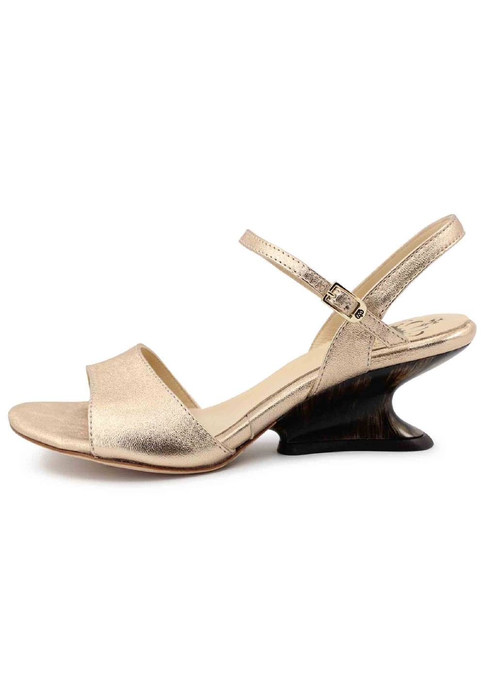 L'ARIANNA Sandali donna in pelle laminata nude con zeppa bassa Italy
