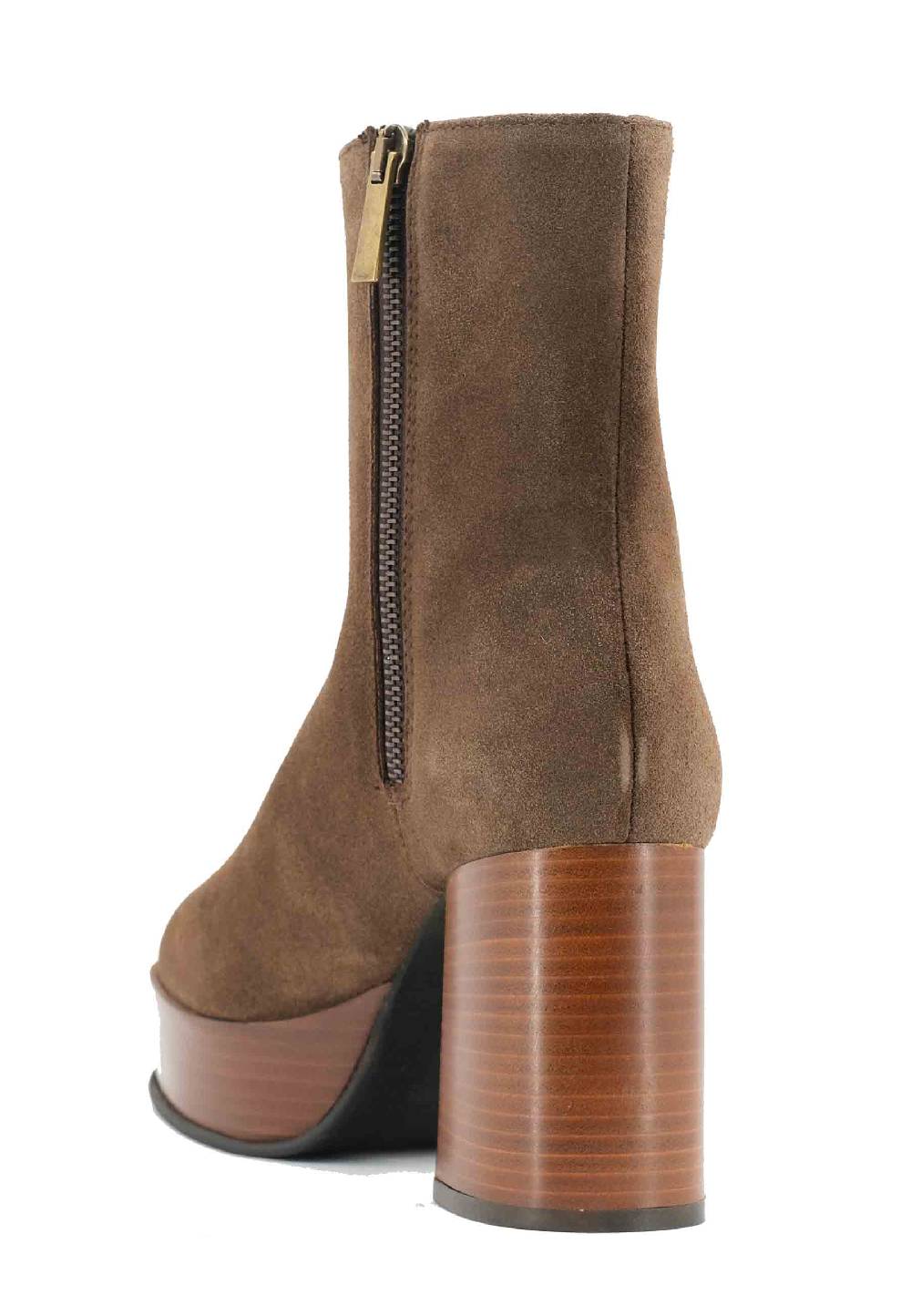 L'ARIANNA Stivaletti TR1556 in camsocio taupe con tacco alto e plateau con zip laterale di chiusura Pezzi Unici
