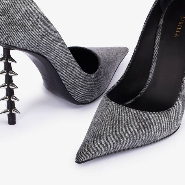 Le Silla Décolleté denim nera con borchie Novità