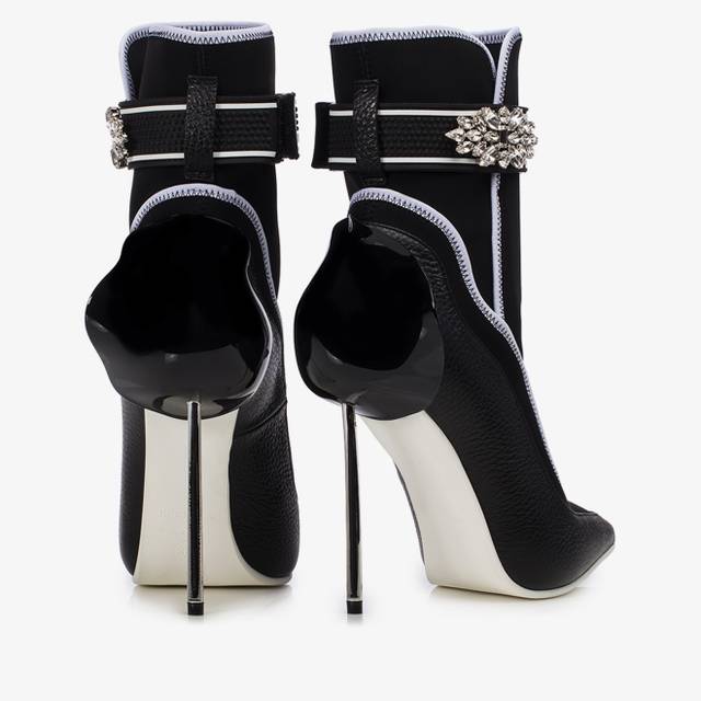 Le Silla Stivaletto pelle e tessuto nero con Cristalli argento Fino Al -60%