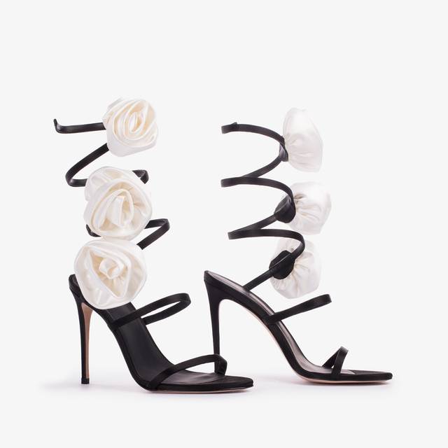 Le Silla Sandalo raso nero con rose bianche Online