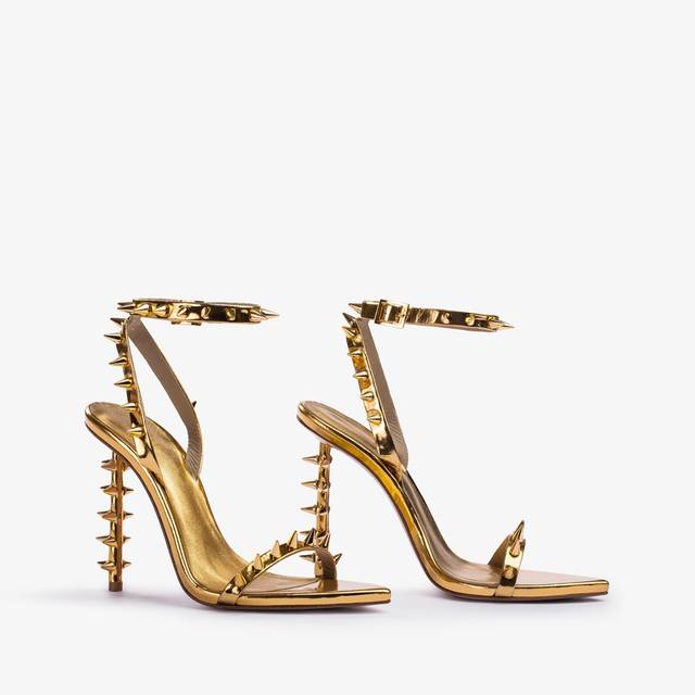 Le Silla Sandalo metallizzato oro pepita con borchie Offerta