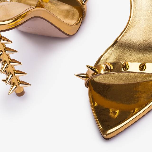 Le Silla Sandalo metallizzato oro pepita con borchie Offerta
