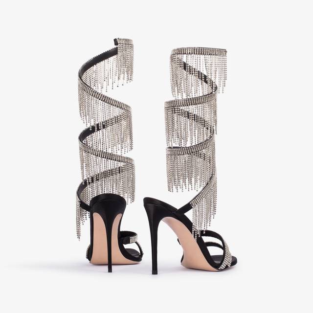 Le Silla Sandalo raso nero con frange argento Promozione