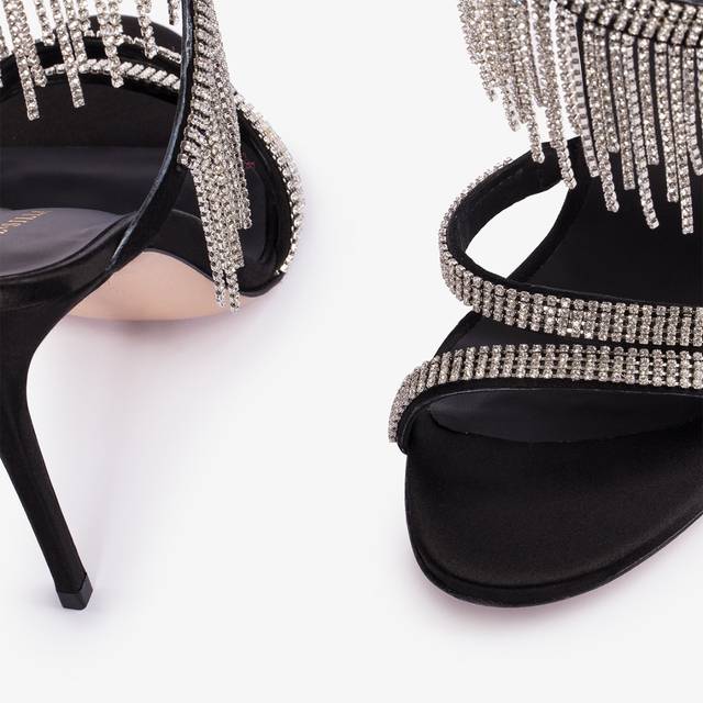 Le Silla Sandalo raso nero con frange argento Promozione