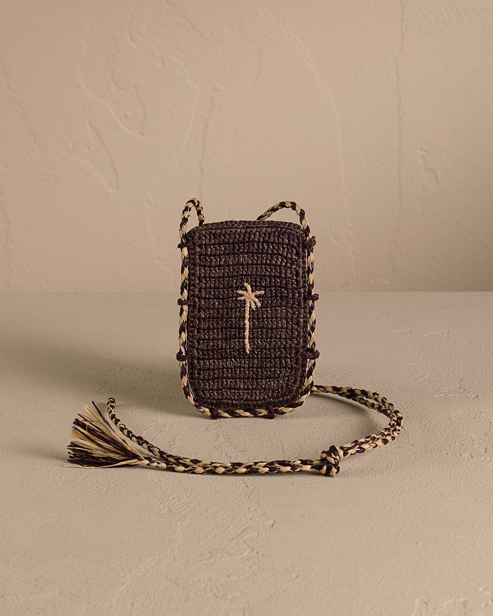 Manebí Raffia Phone Case - Shoulder Strap Chocolate With Tan Palm Online