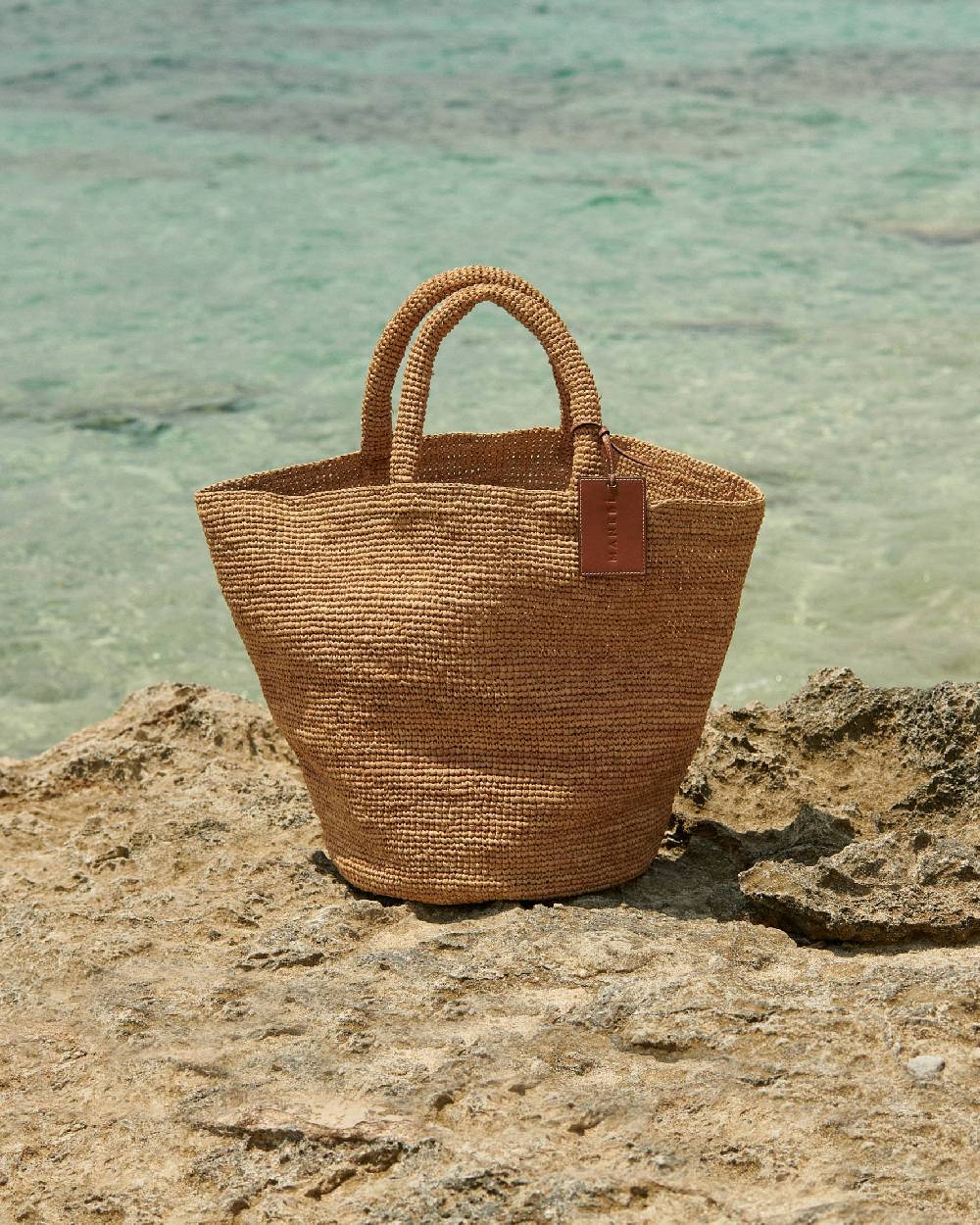 Manebí Raffia Summer Bag - Leather Handle \u0026 Palm Leather Tag Tan Negozi Online