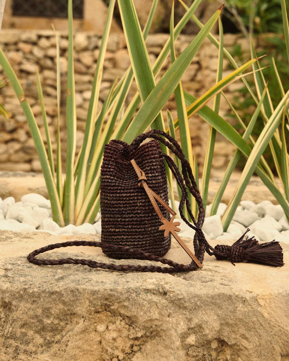 Manebí Raffia Beach Bucket Mini - Chocholate Nuovo