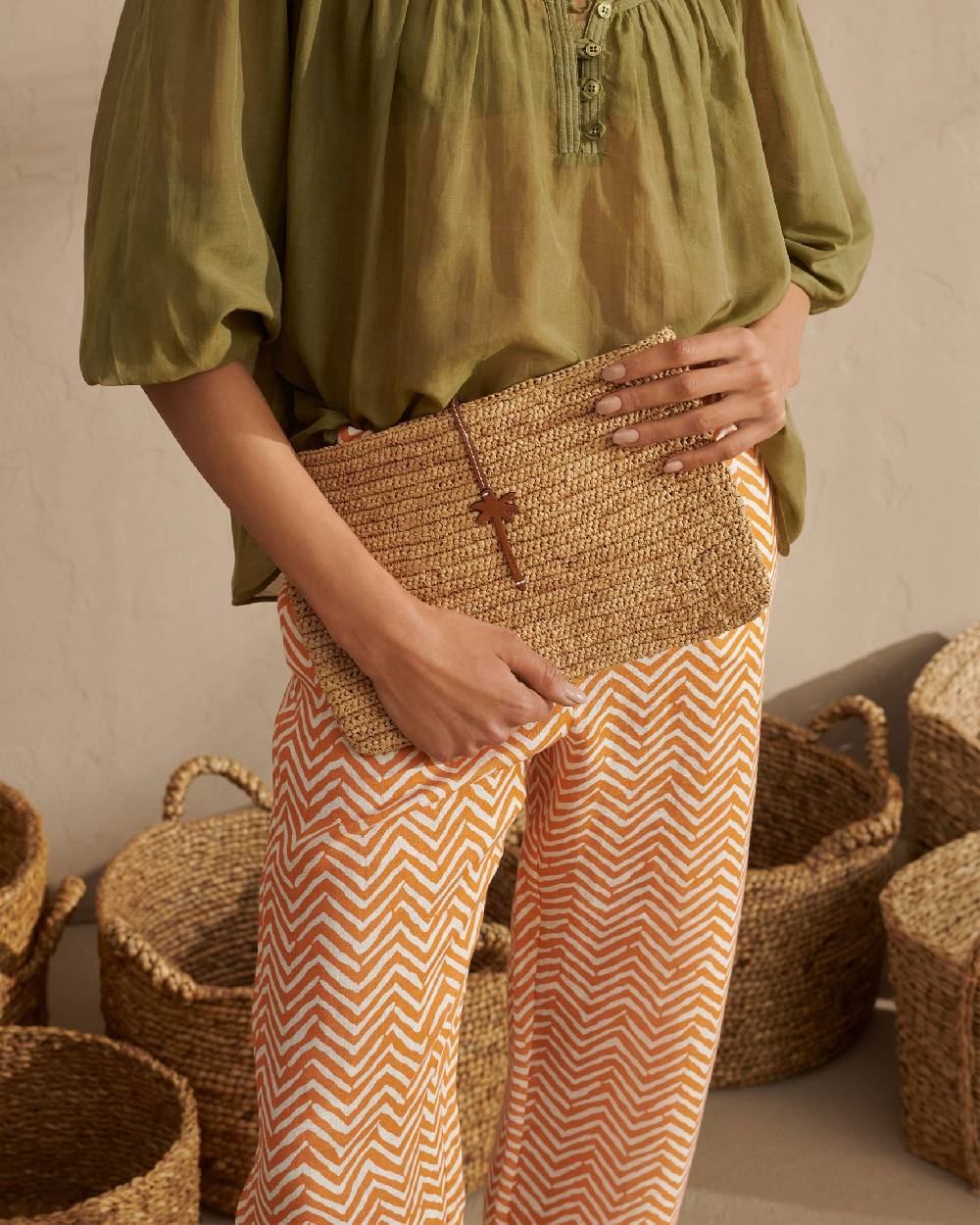 Manebí Raffia Clutch - Leather Palm Tan Vendita