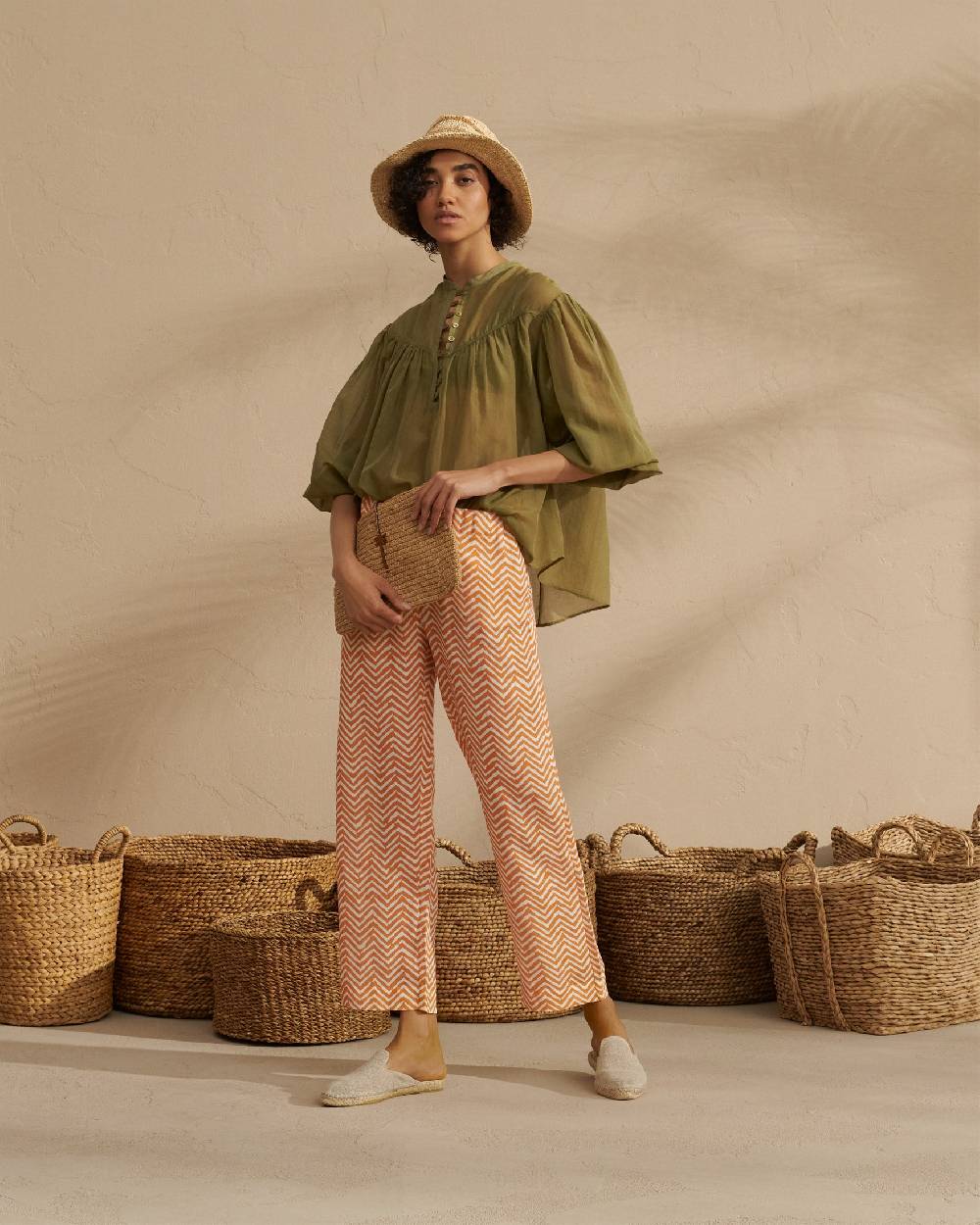 Manebí Raffia Clutch - Leather Palm Tan Vendita