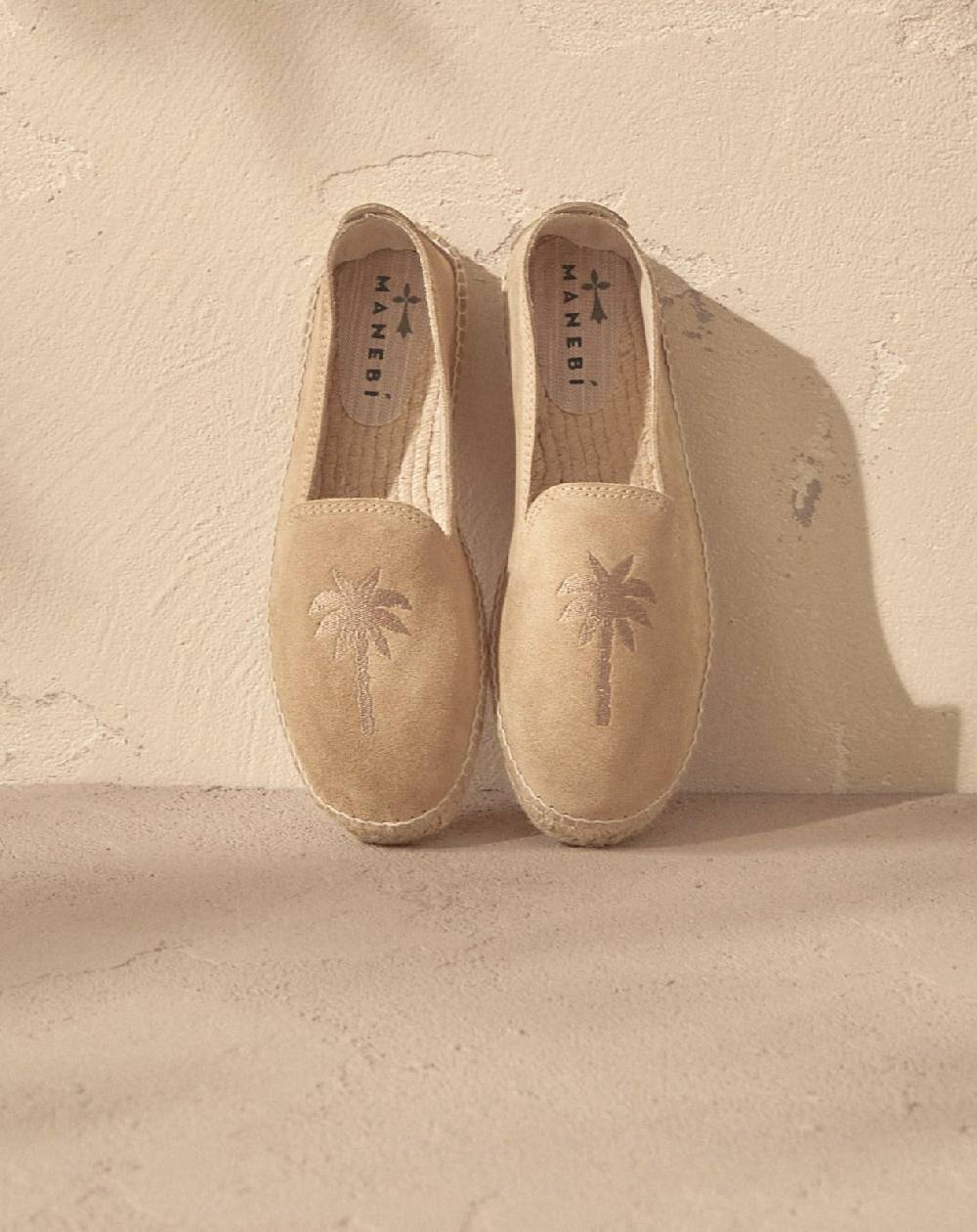 Manebí Espadrillas piatte in pelle scamosciata con ricamo - Palm Springs - Beige lavato e palmo in tono 2025