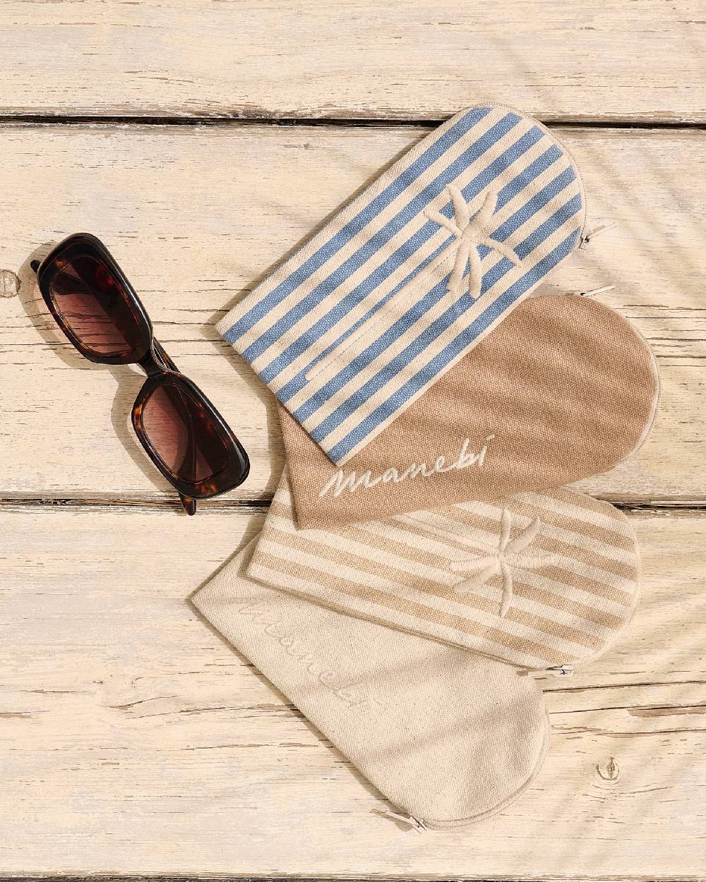 Manebí Canvas Sunglasses Case - Portofino White \u0026 Beige Stripes Presa