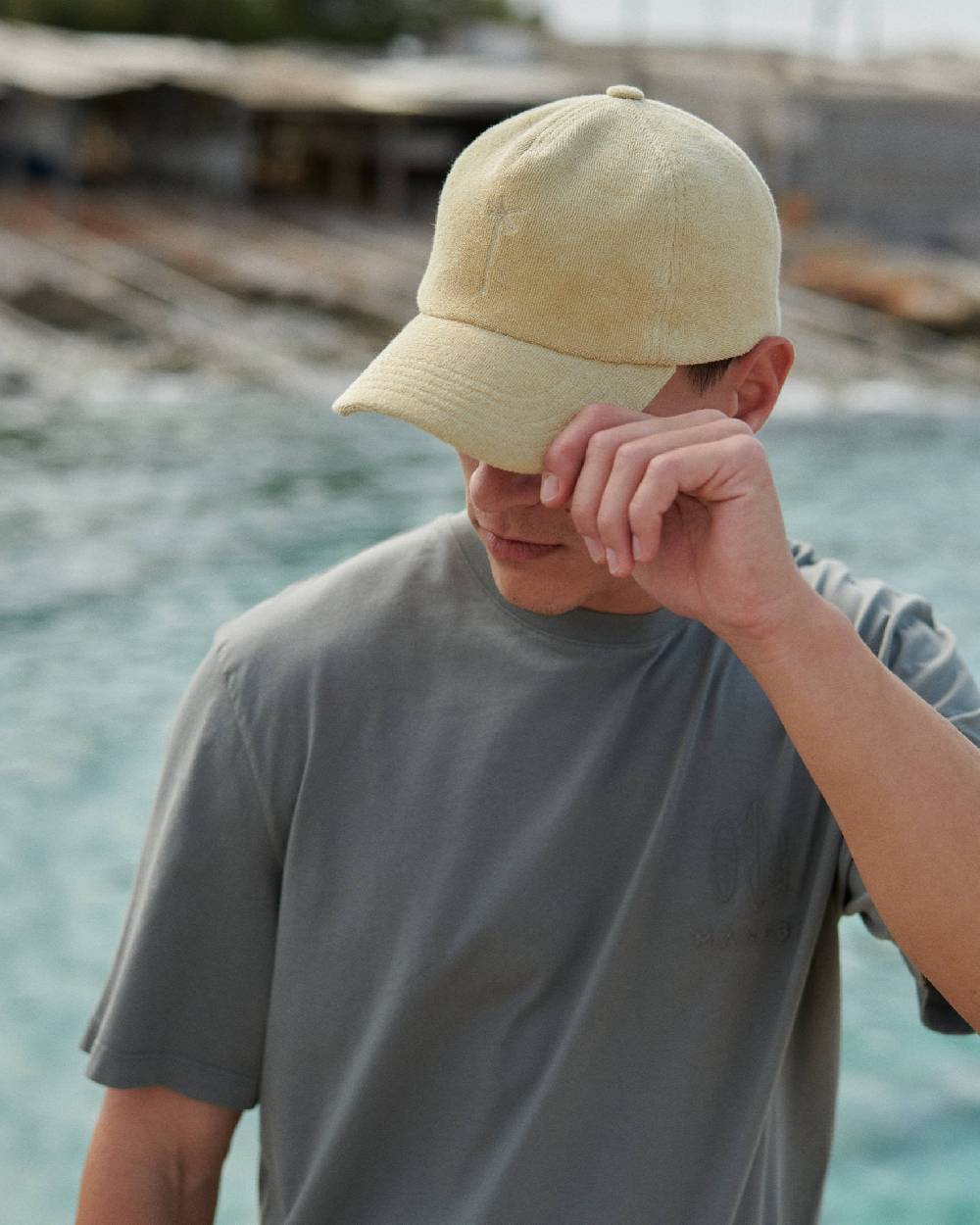 Manebí Organic Terry Cotton Lucca Cap - Embroidered Logo Sand Sconto