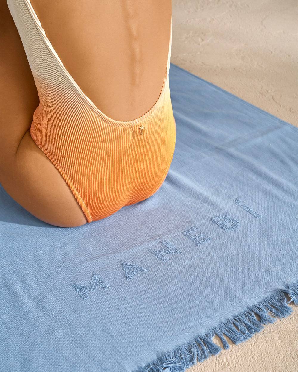 Manebí Jaquard Beach Towel - Embroidered Palm With Palm \u0026 Logo Indigo In Vendita