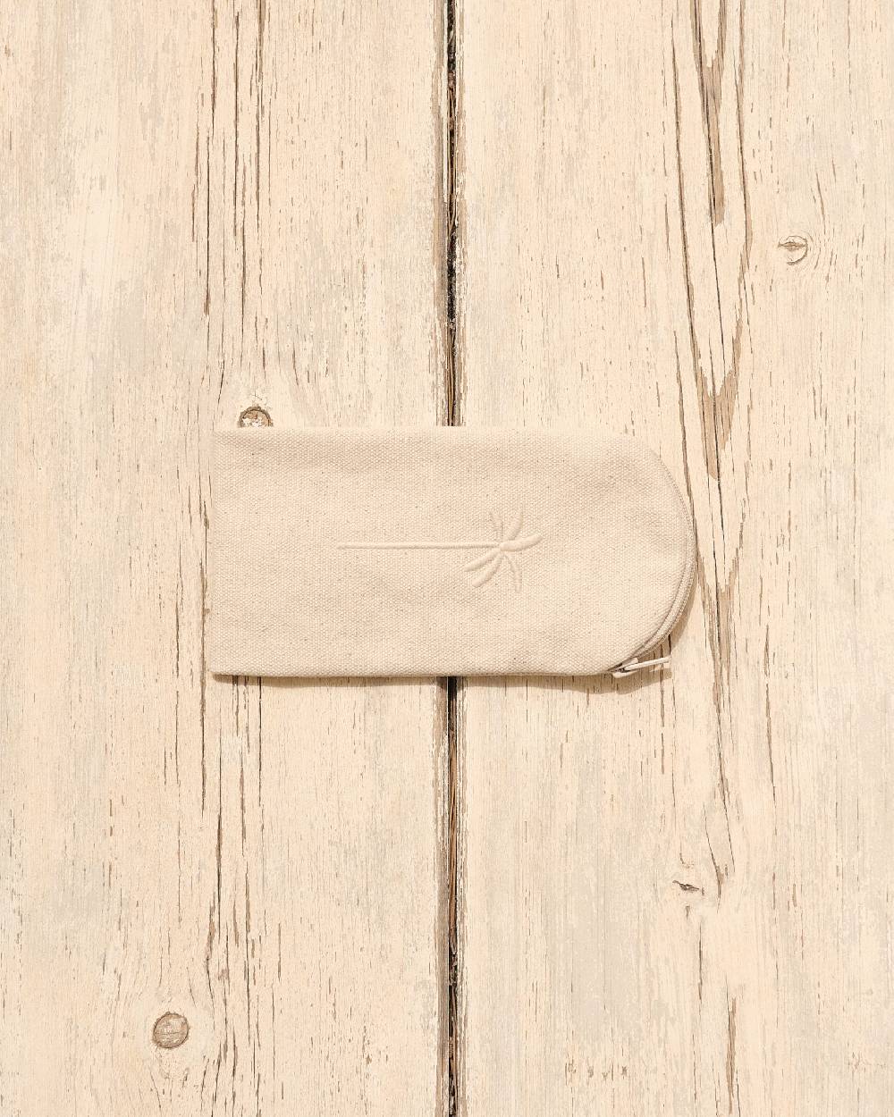 Manebí Canvas Sunglasses Case - La Havana Butter With Ecru Logo Offerte