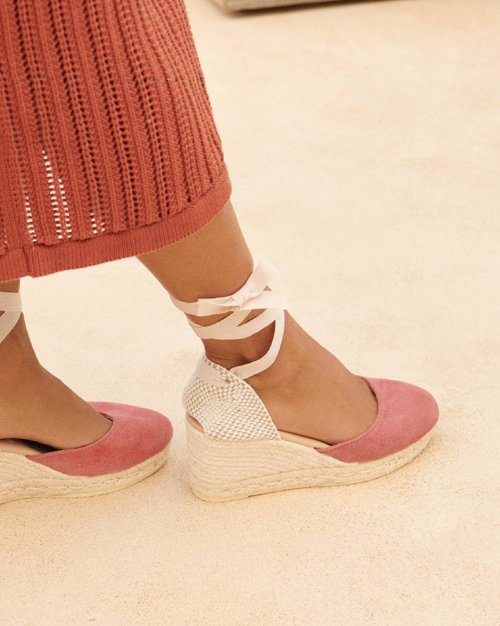 Manebí Soft Suede Low Wedge Espadrilles - Terracotta Saldi