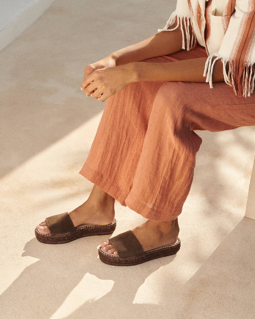 Manebí Suede Double Sole Slides - Hamptons Cocoa On Tone Vendita Economica