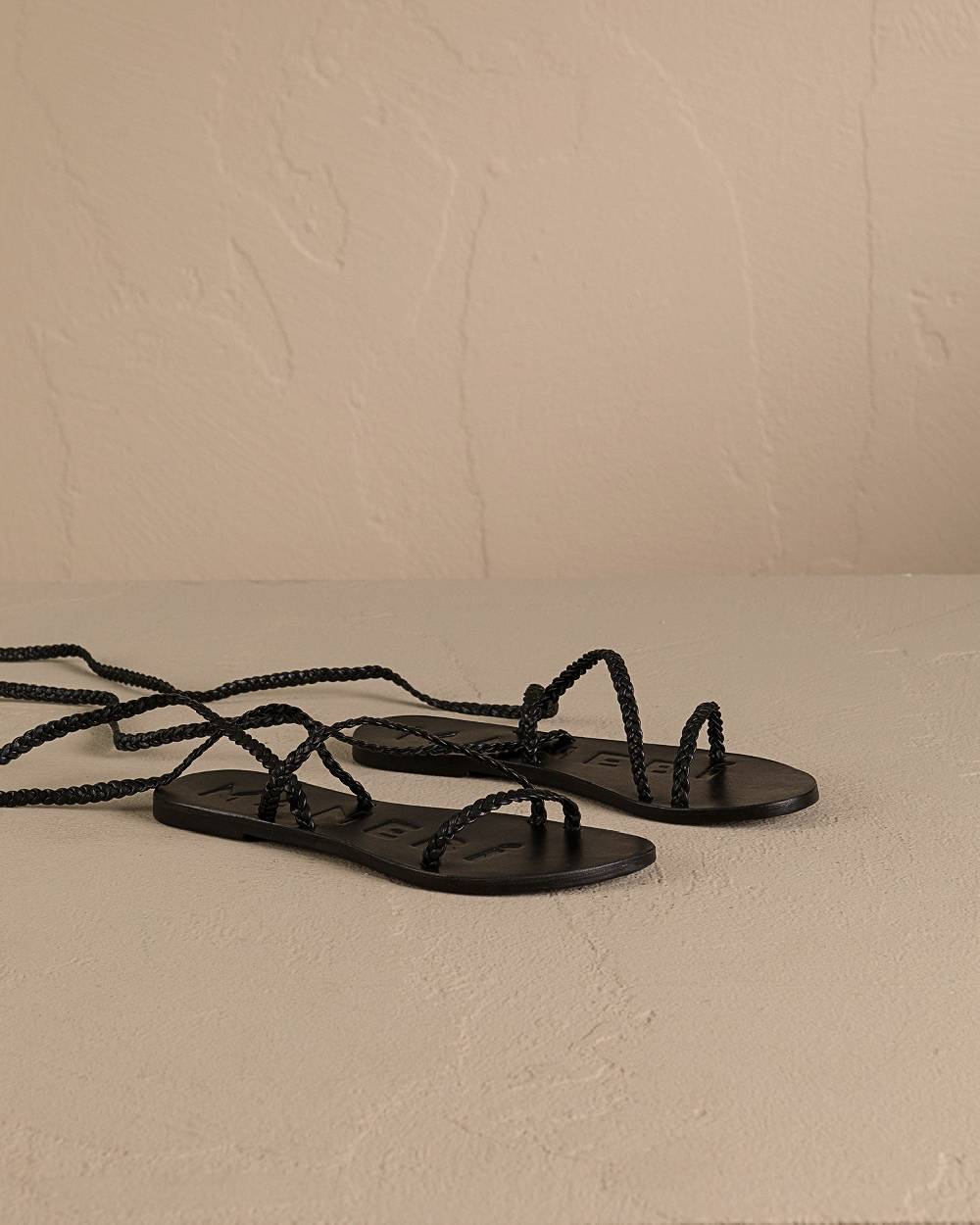 Manebí Leather Sandals - Canyon Black Tie-Up Multi Braid Bands Promozione