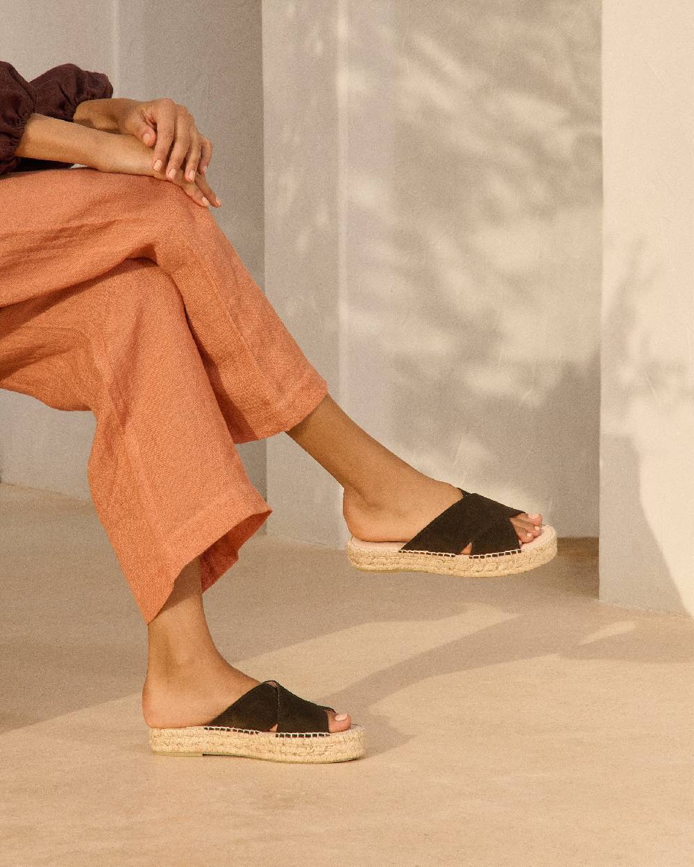 Manebí Suede Double Sole|Crossed Bands Sandals - Cocoa Affare Del Giorno