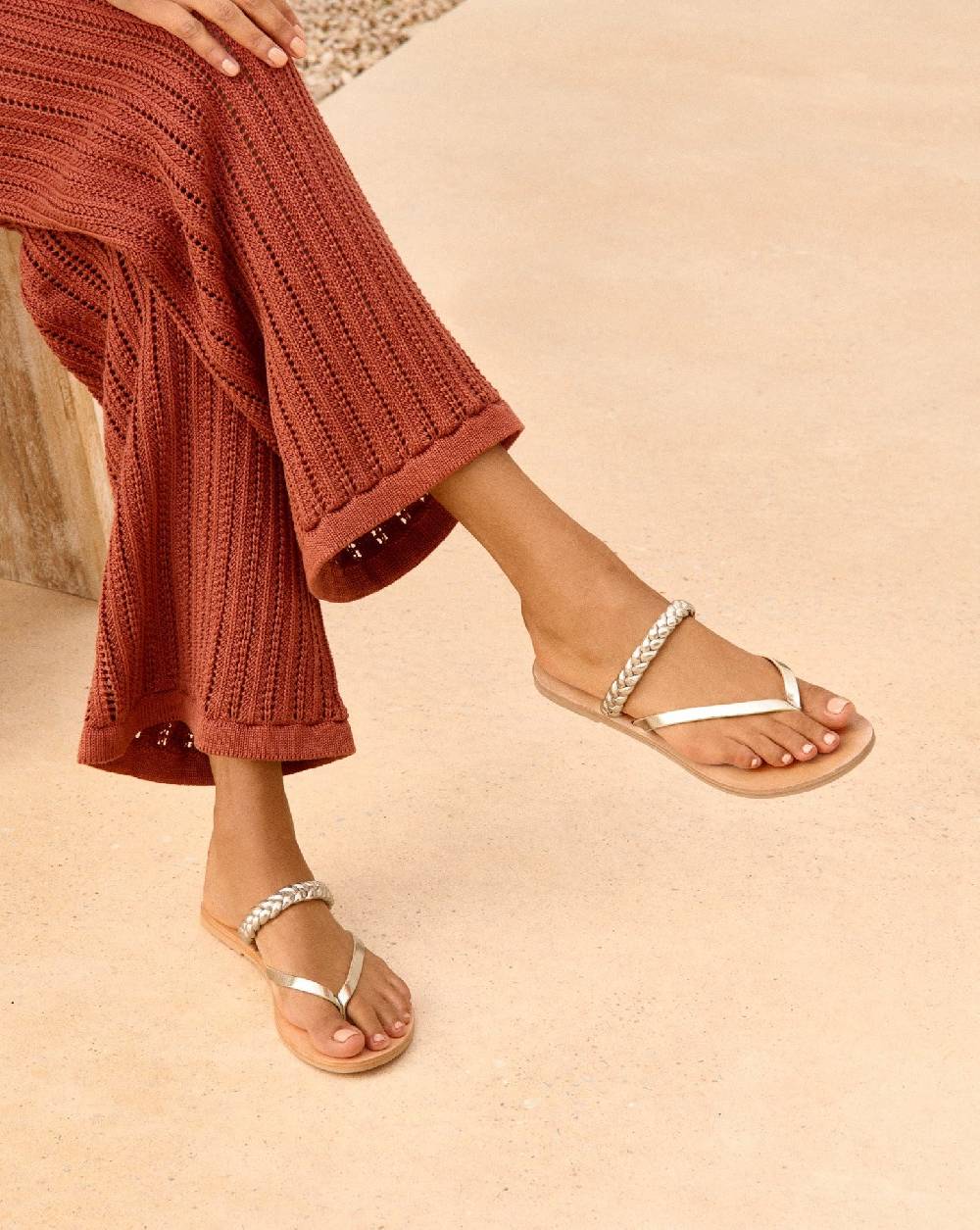 Manebí Leather Braid Thong Sandals - Platinum Saldi Di Fabbrica
