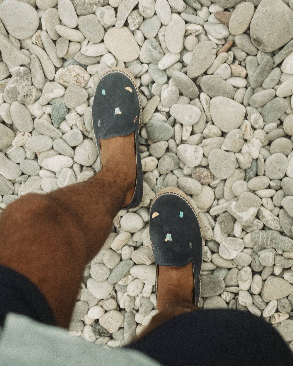 Manebí Espadrillas in Pelle Scamosciata - Portofino Dry Gin X Manebí Patriot Blue con Ricami Multicolor Vendita