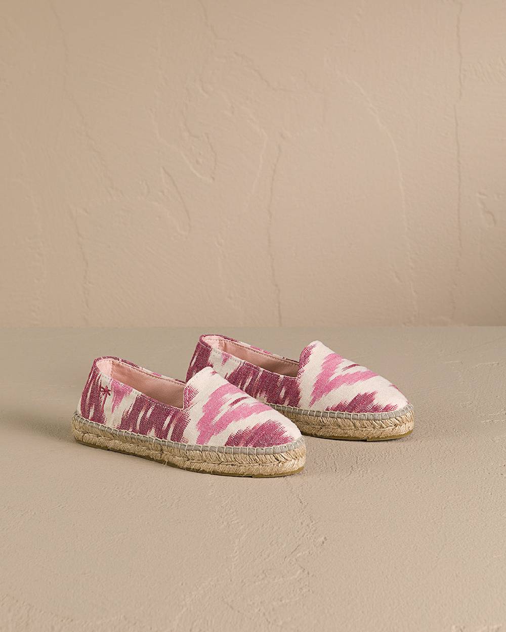 Manebí Dyed Cotton Flat Espadrilles - Tulum Pink And White Ikat Officina