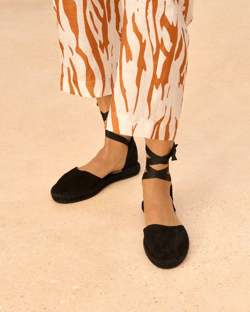 Manebí Suede Flat Valenciana Espadrilles - Hamptons Black On Tone Shopping Online