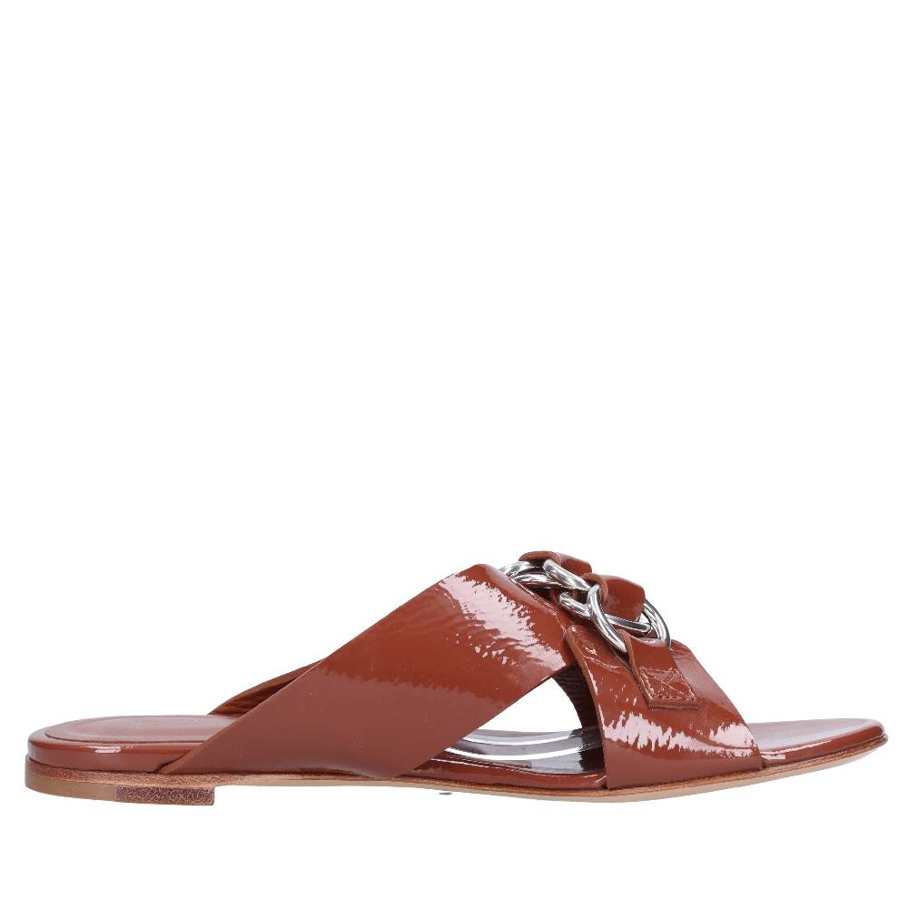 CASADEI Mules in vernice Consegna Veloce