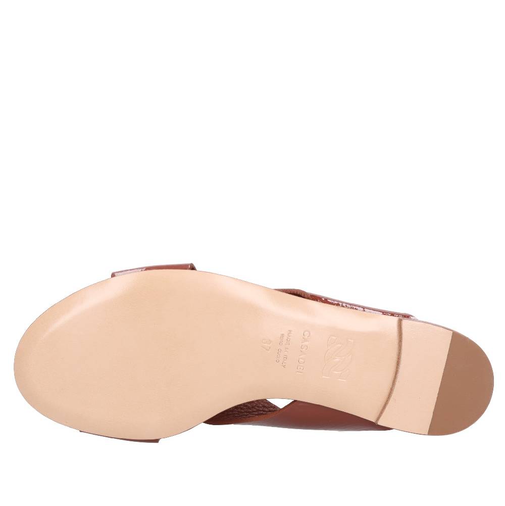 CASADEI Mules in vernice Consegna Veloce