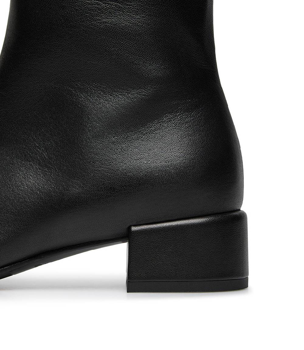 Loriblu Stivaletto nappa nero con dettagli in vernice In Linea