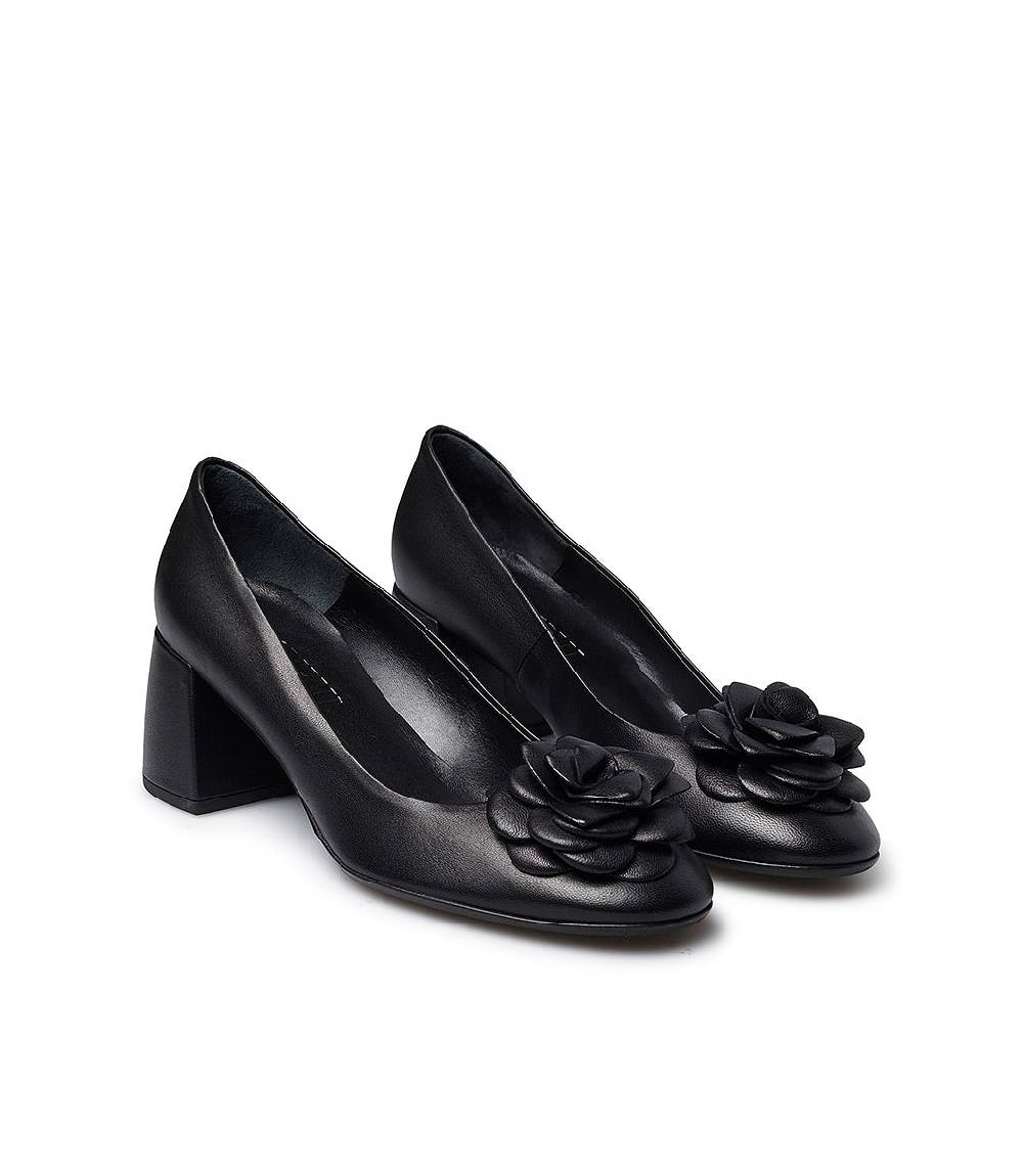 Loriblu Décolleté in nappa nera con fiore Offerta