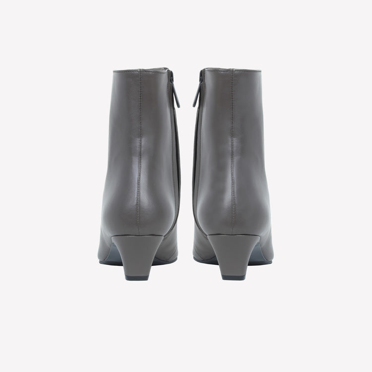 Roberto Festa Ankle boot in agnello con dettaglio in metallo opaco Lissy Vendita Calda