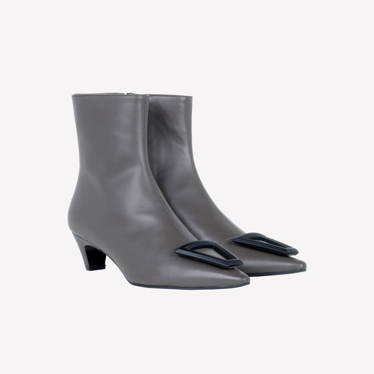 Roberto Festa Ankle boot in agnello con dettaglio in metallo opaco Lissy Vendita Calda