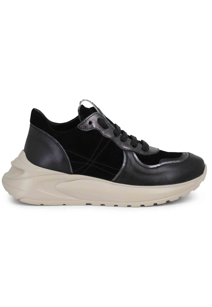 Spatarella Sneakers donna in pelle nera con suola in gomma Qualità