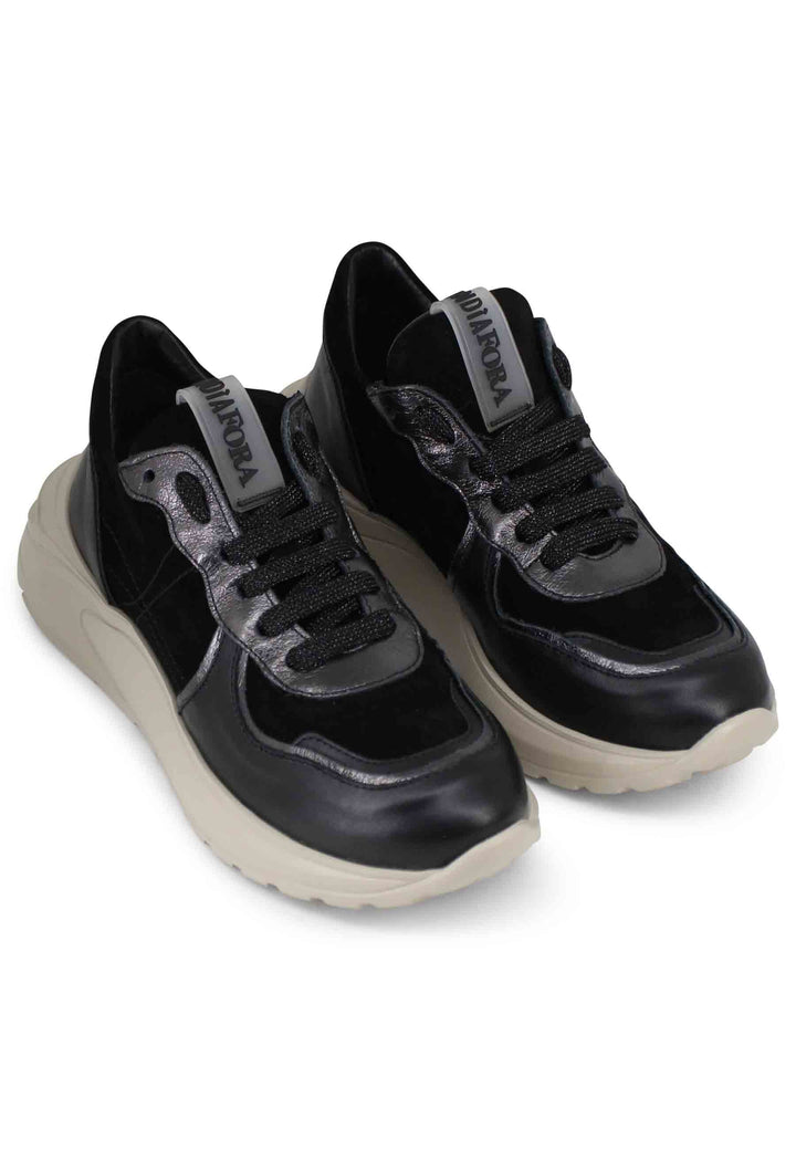 Spatarella Sneakers donna in pelle nera con suola in gomma Qualità
