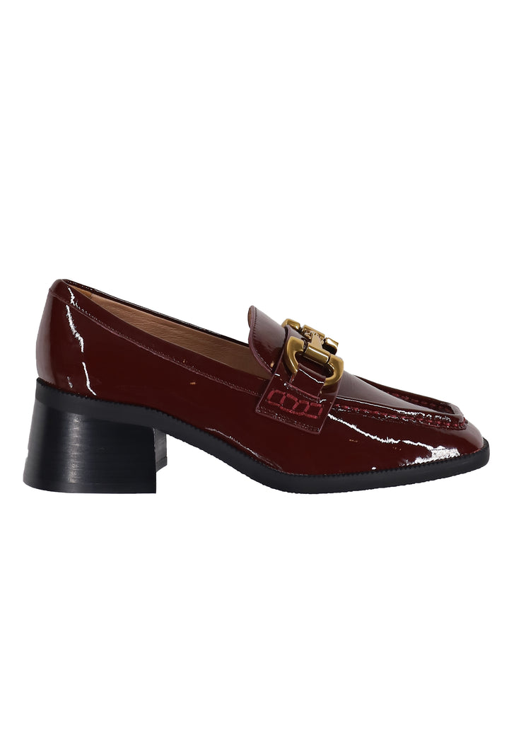 Spatarella Mocassini donna in pelle bordeaux lucida con morsetto in oro Tiana In Vendita