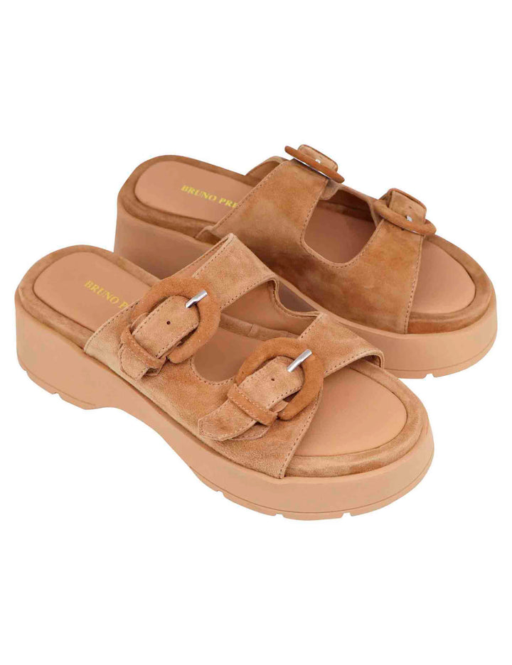 Spatarella Sandali donna in camoscio beige con suola in gomma alta e fibbie In Linea
