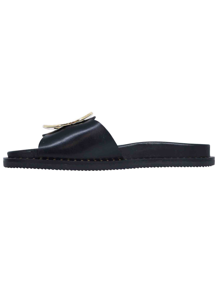 Spatarella Sandali donna flat in pelle nera con fussbett e fibbia in oro Affare Del Giorno