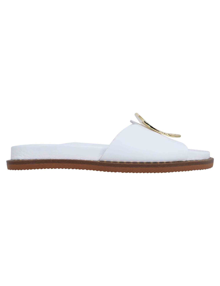 Spatarella Sandali donna flat in pelle bianca con fussbett e fibbia in oro 2025
