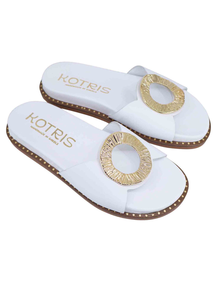 Spatarella Sandali donna flat in pelle bianca con fussbett e fibbia in oro 2025