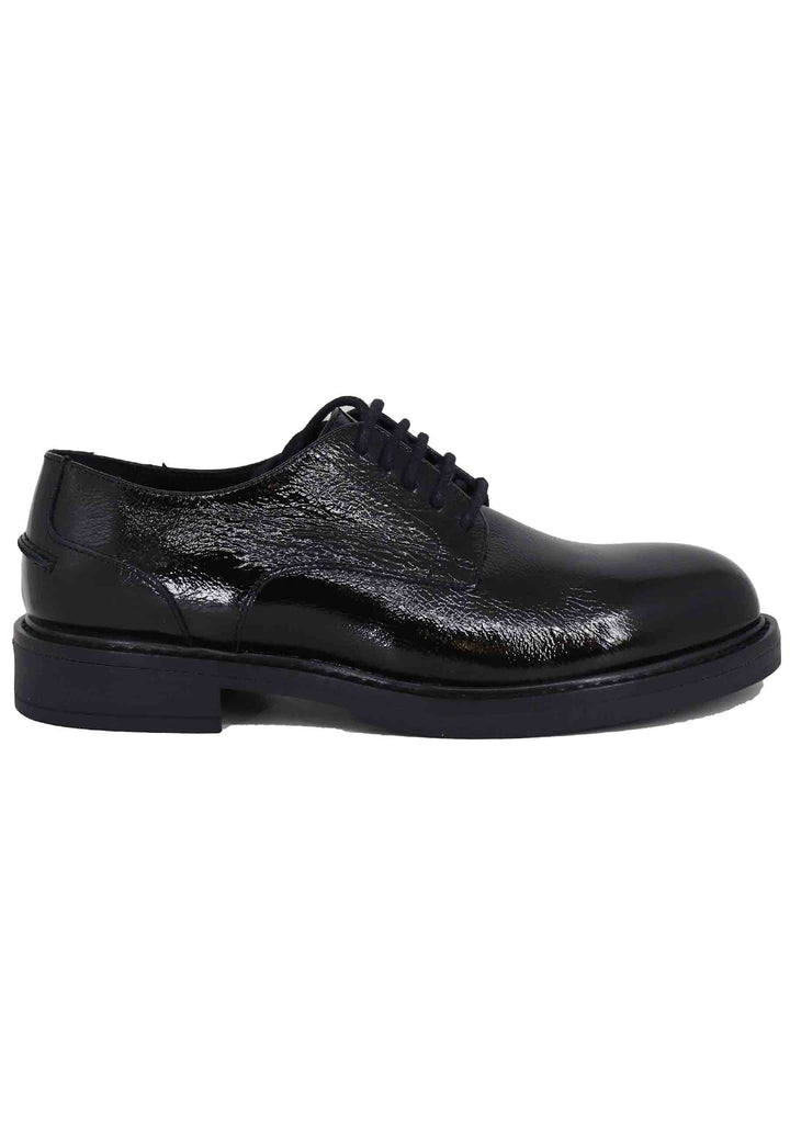 Spatarella Stringate donna in pelle naplack nero con suola in gomma e tacco basso Italia