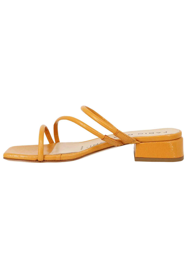 Spatarella Sandali donna in pelle senape con tacco basso e punta quadra Italy