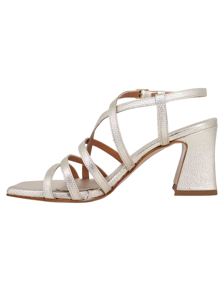 Spatarella Sandali slingback donna in pelle laminata platino con tacco alto e punta quadra Promozione