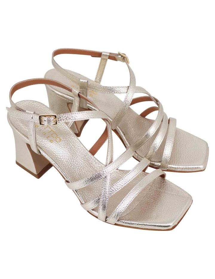 Spatarella Sandali slingback donna in pelle laminata platino con tacco alto e punta quadra Promozione