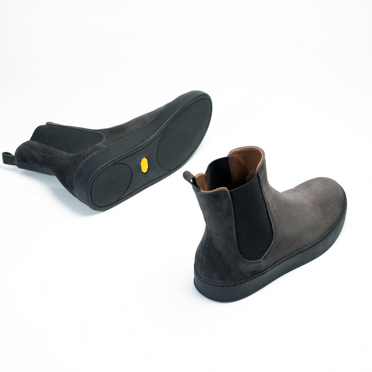 Via Mercanti Arturo Asphalt - Stivaletto alla caviglia Chelsea Beatles per uomo. – VIAMERCANTI Vendita