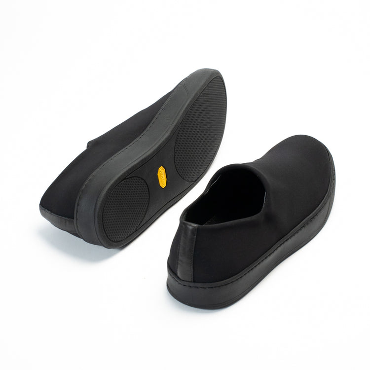 Via Mercanti Edoardo Black - Slip-on da uomo – VIAMERCANTI Presa