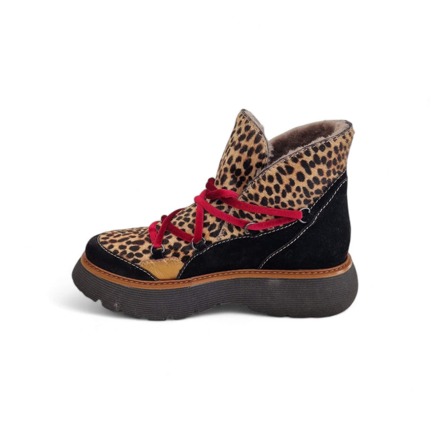 Viola Ricci Regina - tronchetto nero animalier - kombat Sottocosto