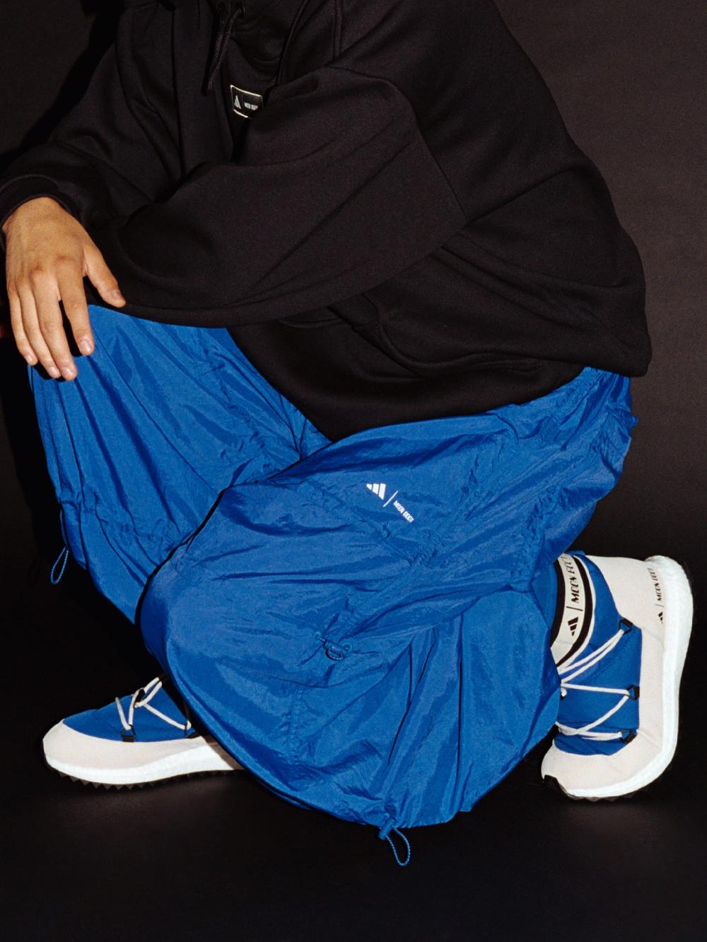 Moon Boot Pantaloni Parachute blu adidas x Moon Boot Saldi Di Fabbrica
