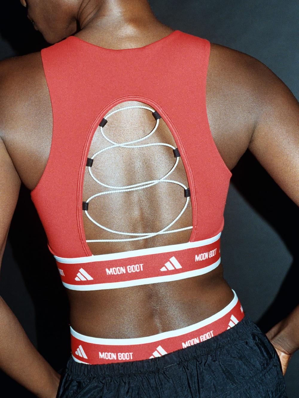 Moon Boot Crop top rosso adidas x Moon Boot Promozione Limitata