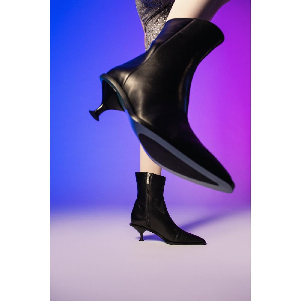 Amalfi by rangoni Stivaletto Drago black Presa